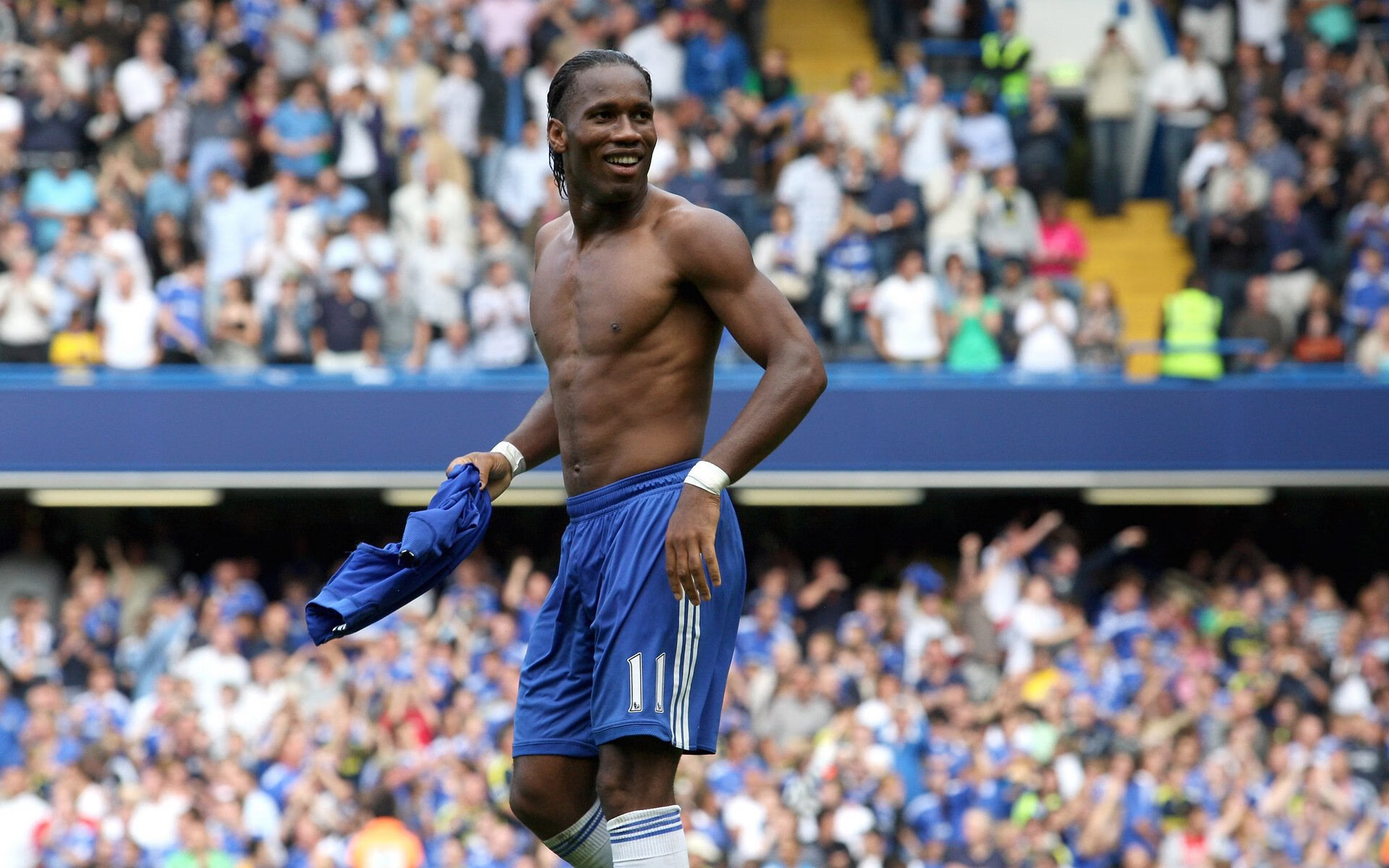 英超焦点战曼城3比1击败切尔西，德布劳内与哈兰德双星再次发光，英超史上最高薪!曼城强挖哈兰德 或送上60万镑周薪